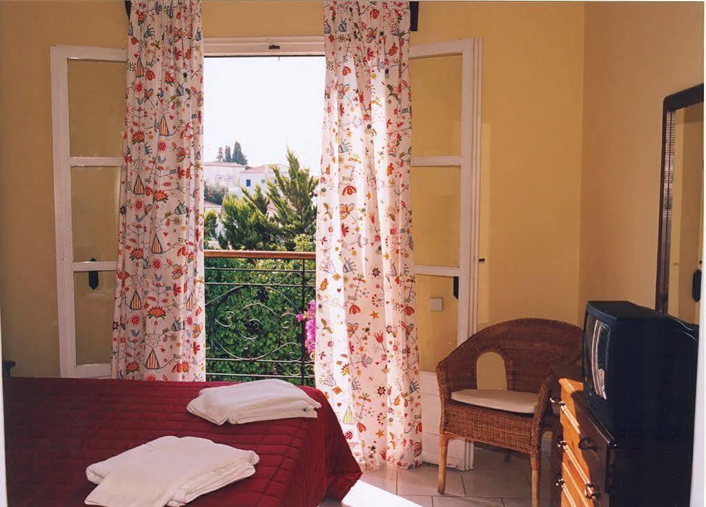 Spetses Retreat Accommodation ภายนอก รูปภาพ