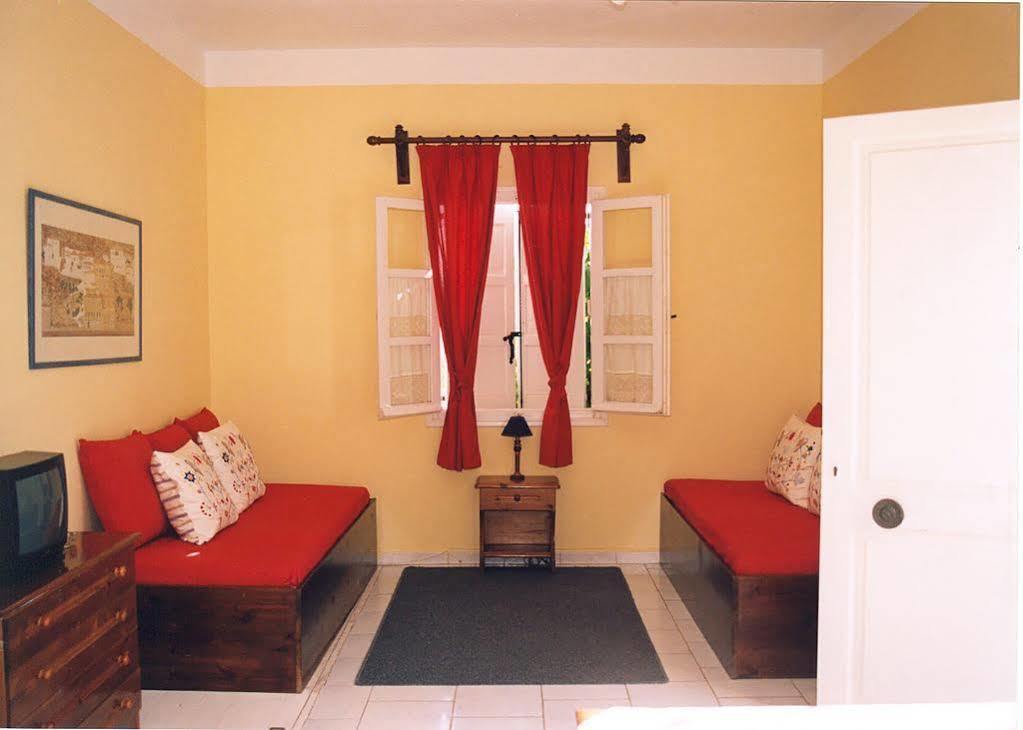 Spetses Retreat Accommodation ภายนอก รูปภาพ