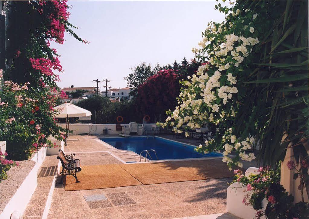 Spetses Retreat Accommodation ภายนอก รูปภาพ