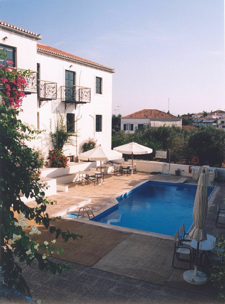 Spetses Retreat Accommodation ภายนอก รูปภาพ